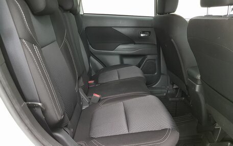 Mitsubishi Outlander III рестайлинг 3, 2020 год, 1 550 000 рублей, 22 фотография