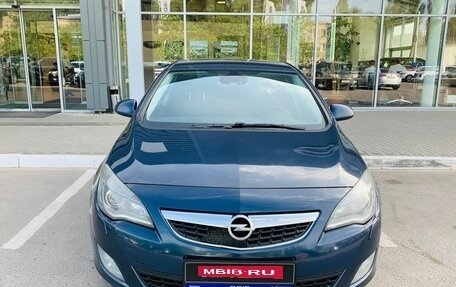 Opel Astra J, 2011 год, 705 000 рублей, 2 фотография
