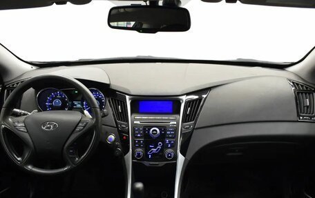 Hyundai Sonata VI, 2012 год, 930 000 рублей, 5 фотография