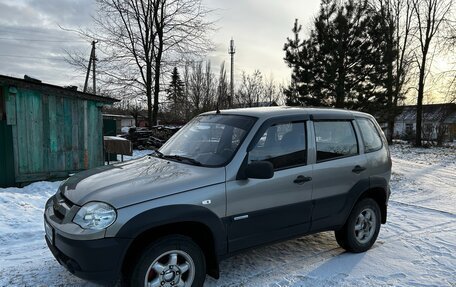 Chevrolet Niva I рестайлинг, 2010 год, 650 000 рублей, 2 фотография
