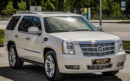 Cadillac Escalade III, 2013 год, 2 610 000 рублей, 2 фотография