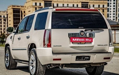 Cadillac Escalade III, 2013 год, 2 610 000 рублей, 7 фотография