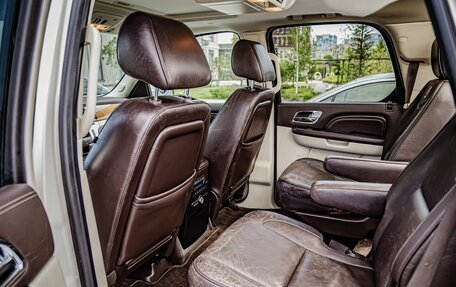 Cadillac Escalade III, 2013 год, 2 610 000 рублей, 25 фотография