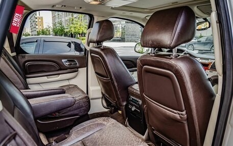 Cadillac Escalade III, 2013 год, 2 610 000 рублей, 24 фотография