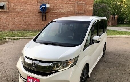 Honda Stepwgn IV, 2016 год, 1 650 000 рублей, 1 фотография