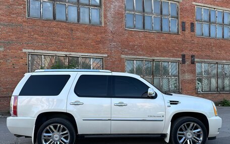 Cadillac Escalade III, 2008 год, 2 240 000 рублей, 8 фотография