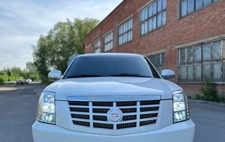 Cadillac Escalade III, 2008 год, 2 240 000 рублей, 3 фотография