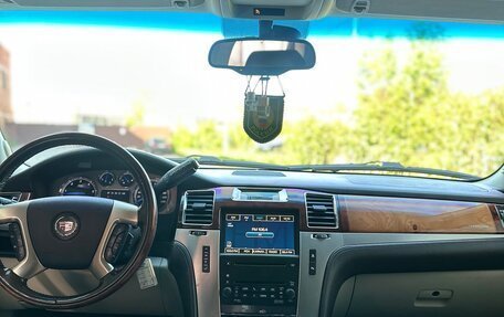 Cadillac Escalade III, 2008 год, 2 240 000 рублей, 17 фотография