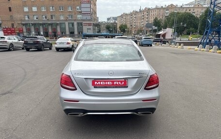 Mercedes-Benz E-Класс, 2017 год, 3 000 000 рублей, 3 фотография