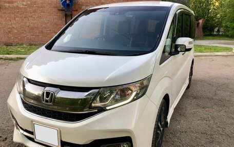 Honda Stepwgn IV, 2016 год, 1 650 000 рублей, 2 фотография