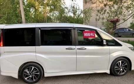Honda Stepwgn IV, 2016 год, 1 650 000 рублей, 6 фотография