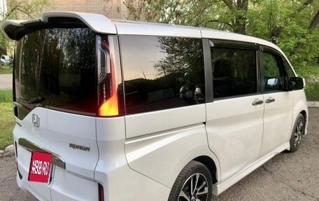 Honda Stepwgn IV, 2016 год, 1 650 000 рублей, 9 фотография