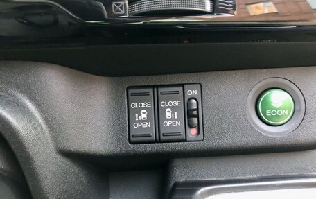 Honda Stepwgn IV, 2016 год, 1 650 000 рублей, 21 фотография