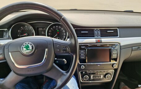 Skoda Superb III рестайлинг, 2012 год, 1 280 000 рублей, 9 фотография