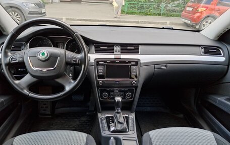 Skoda Superb III рестайлинг, 2012 год, 1 280 000 рублей, 10 фотография