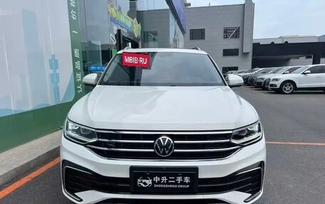 Volkswagen Tiguan II, 2022 год, 2 150 000 рублей, 2 фотография