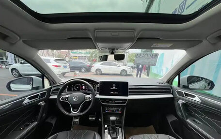 Volkswagen Tiguan II, 2022 год, 2 150 000 рублей, 7 фотография