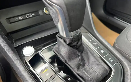 Volkswagen Tiguan II, 2022 год, 2 150 000 рублей, 17 фотография