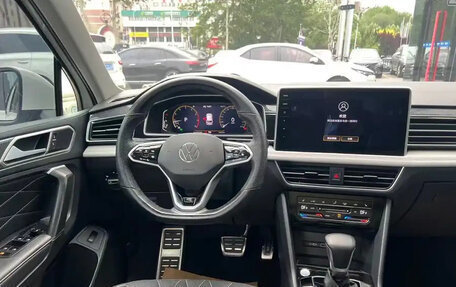 Volkswagen Tiguan II, 2022 год, 2 150 000 рублей, 8 фотография