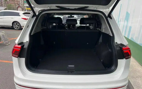 Volkswagen Tiguan II, 2022 год, 2 150 000 рублей, 16 фотография