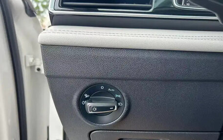 Volkswagen Tiguan II, 2022 год, 2 150 000 рублей, 22 фотография