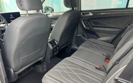 Volkswagen Tiguan II, 2022 год, 2 150 000 рублей, 25 фотография