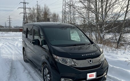 Honda Stepwgn IV, 2015 год, 1 950 000 рублей, 2 фотография