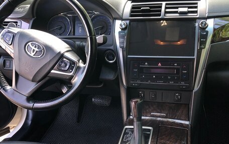 Toyota Camry, 2017 год, 2 150 000 рублей, 4 фотография