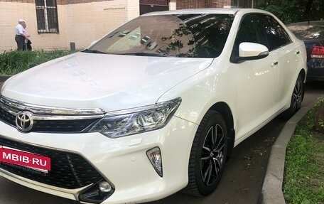 Toyota Camry, 2017 год, 2 150 000 рублей, 10 фотография