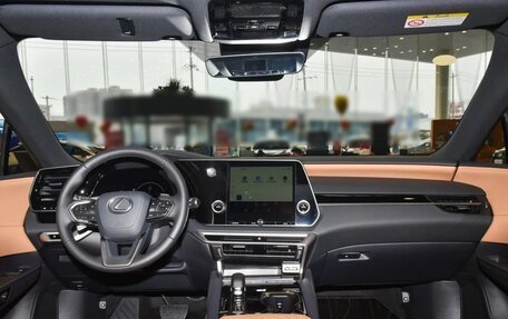 Lexus RX IV рестайлинг, 2025 год, 7 800 000 рублей, 3 фотография