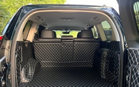 Toyota Land Cruiser Prado 150 рестайлинг 2, 2018 год, 5 600 000 рублей, 6 фотография