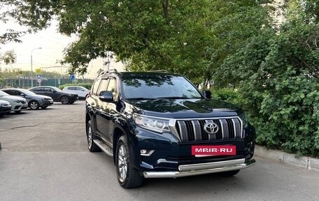 Toyota Land Cruiser Prado 150 рестайлинг 2, 2018 год, 5 600 000 рублей, 3 фотография