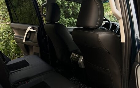 Toyota Land Cruiser Prado 150 рестайлинг 2, 2018 год, 5 600 000 рублей, 11 фотография