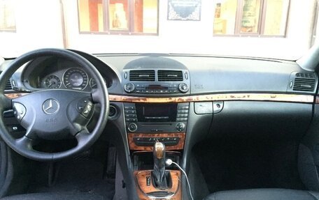 Mercedes-Benz E-Класс, 2004 год, 870 000 рублей, 8 фотография