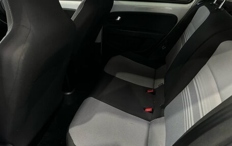 Volkswagen up! I рестайлинг, 2013 год, 777 000 рублей, 10 фотография