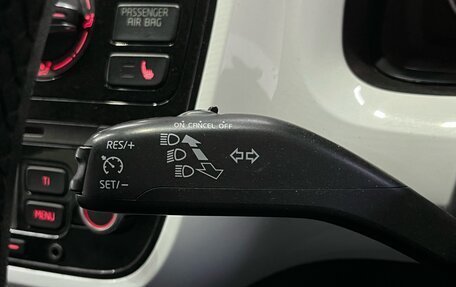 Volkswagen up! I рестайлинг, 2013 год, 777 000 рублей, 16 фотография