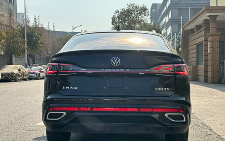 Volkswagen Tiguan II, 2022 год, 1 850 000 рублей, 3 фотография