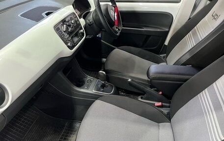 Volkswagen up! I рестайлинг, 2013 год, 777 000 рублей, 11 фотография