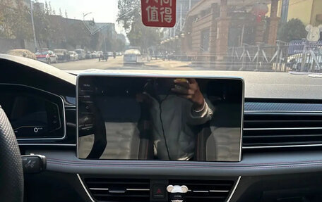 Volkswagen Tiguan II, 2022 год, 1 850 000 рублей, 11 фотография