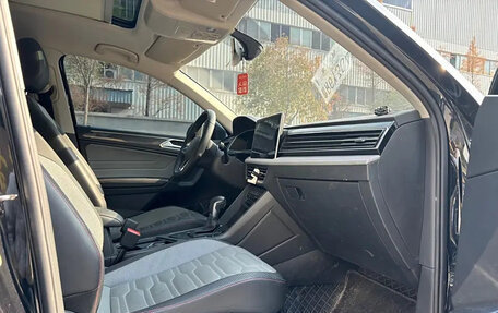 Volkswagen Tiguan II, 2022 год, 1 850 000 рублей, 14 фотография