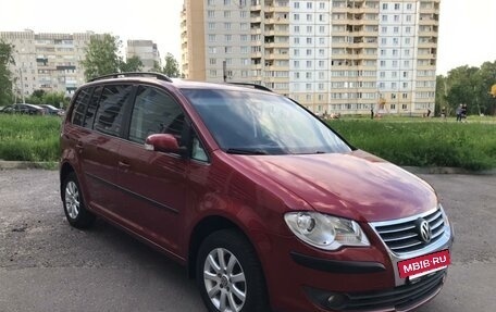 Volkswagen Touran III, 2008 год, 750 000 рублей, 3 фотография
