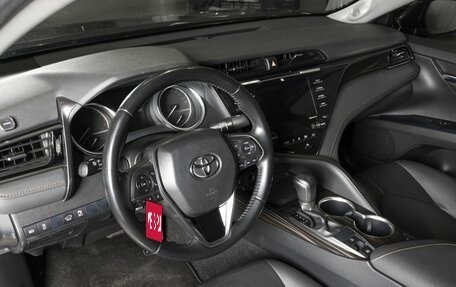 Toyota Camry, 2019 год, 2 950 000 рублей, 3 фотография