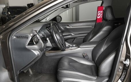Toyota Camry, 2019 год, 2 950 000 рублей, 11 фотография