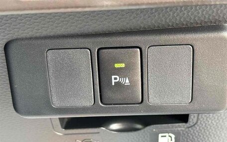 Toyota Roomy I, 2022 год, 1 095 000 рублей, 28 фотография