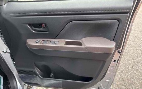 Toyota Roomy I, 2022 год, 1 095 000 рублей, 33 фотография