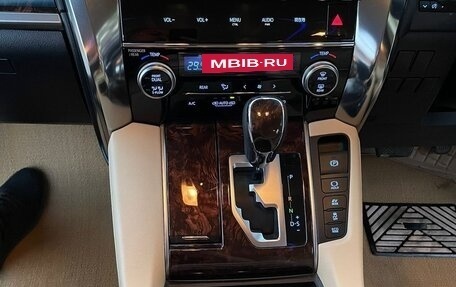 Toyota Vellfire II, 2018 год, 4 900 000 рублей, 9 фотография