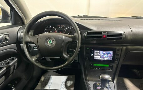 Skoda Superb III рестайлинг, 2007 год, 600 000 рублей, 23 фотография