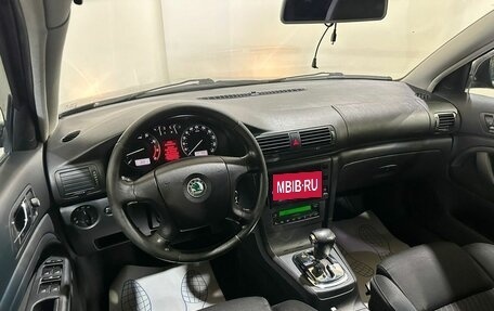 Skoda Superb III рестайлинг, 2007 год, 600 000 рублей, 20 фотография