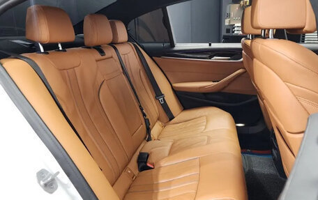 BMW 5 серия, 2022 год, 3 710 000 рублей, 12 фотография
