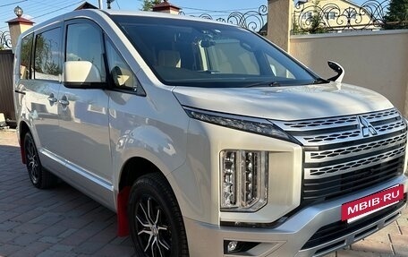Mitsubishi Delica D:5 I, 2019 год, 3 500 000 рублей, 2 фотография